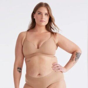 Knix WingWoman Contour Bra Wireless Size 8 Fits 40D 40DD 42DD 40 E Tan